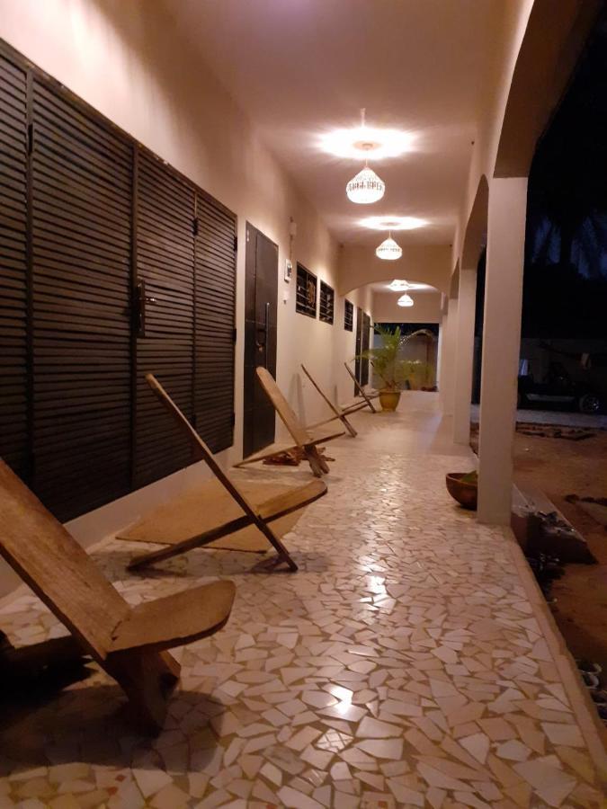 Pombo Kunda Villa Sanyang Bagian luar foto