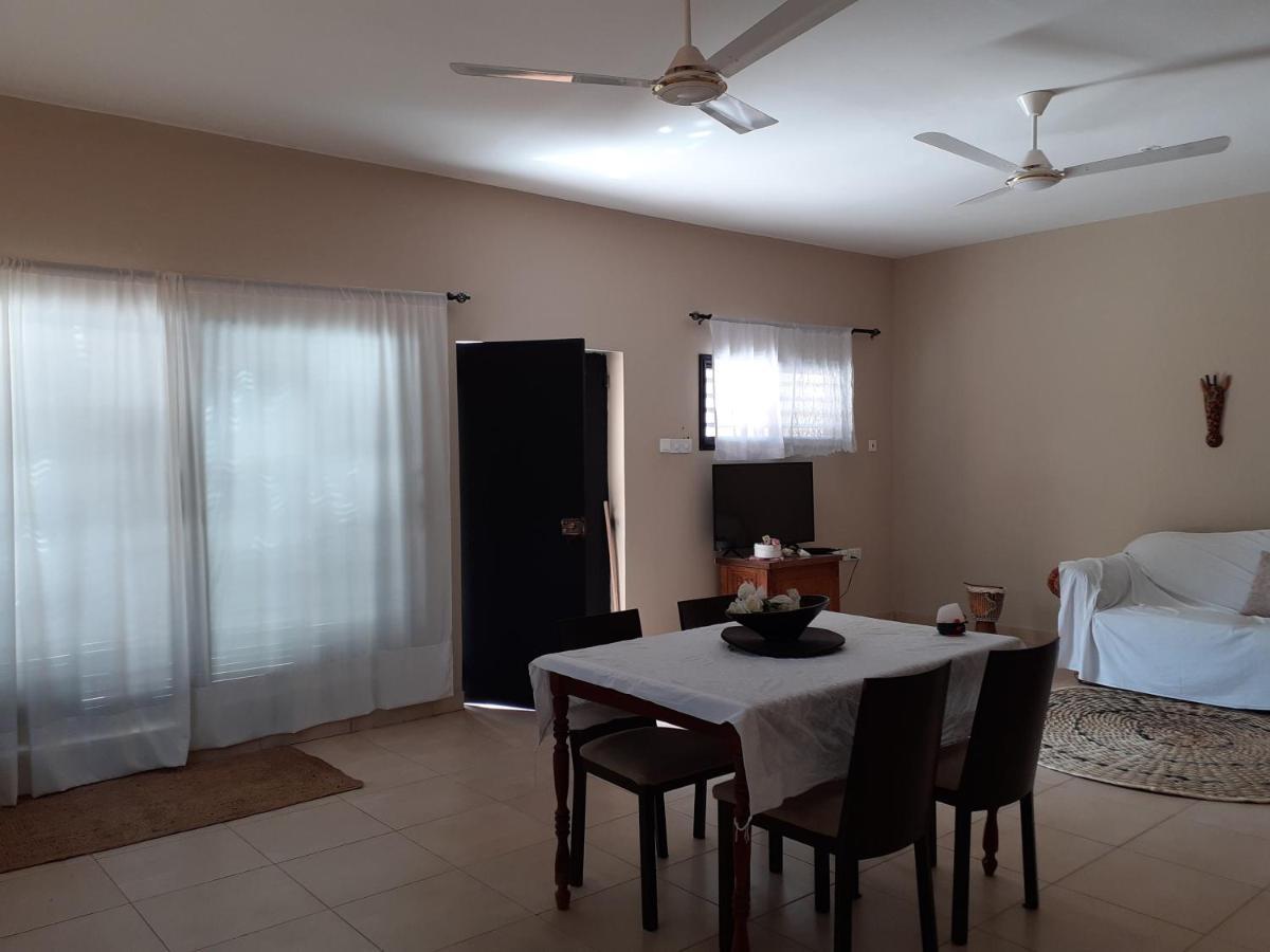 Pombo Kunda Villa Sanyang Bagian luar foto