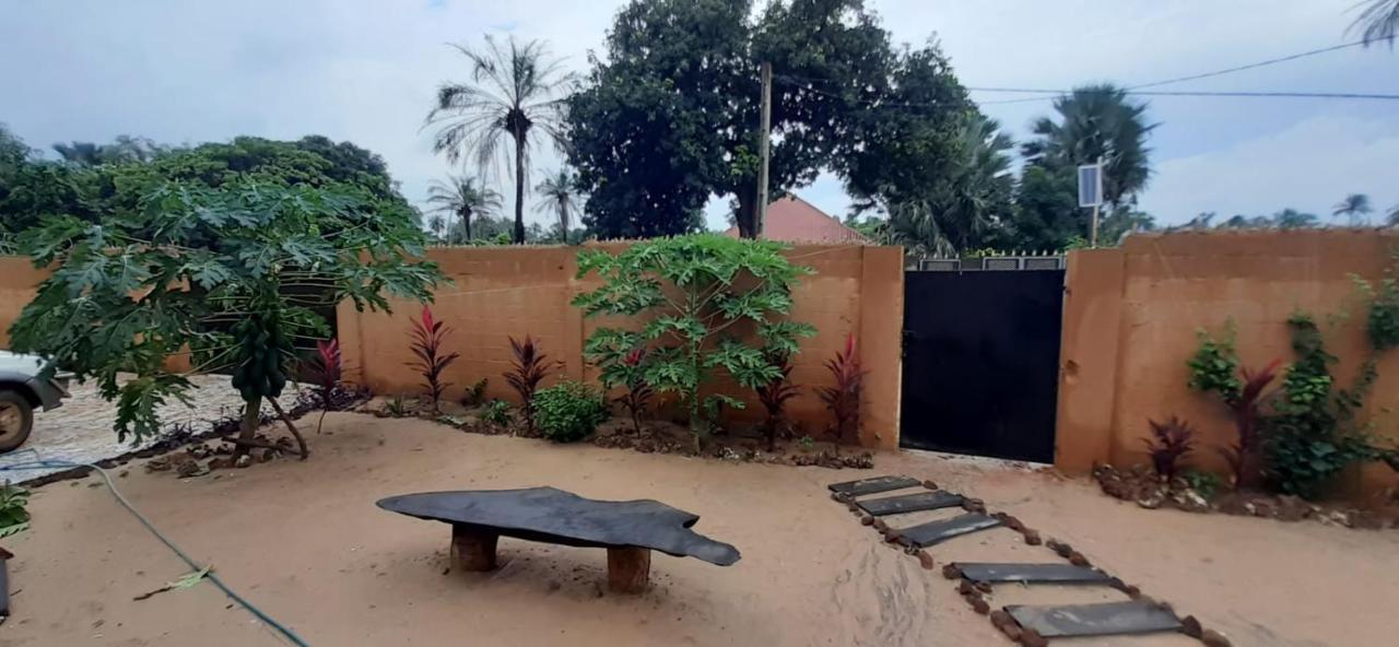 Pombo Kunda Villa Sanyang Bagian luar foto