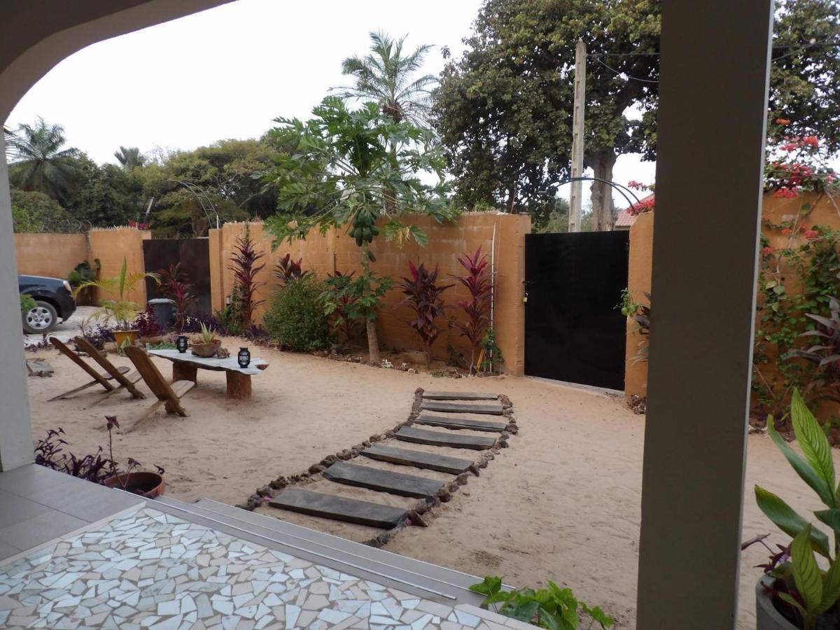 Pombo Kunda Villa Sanyang Bagian luar foto