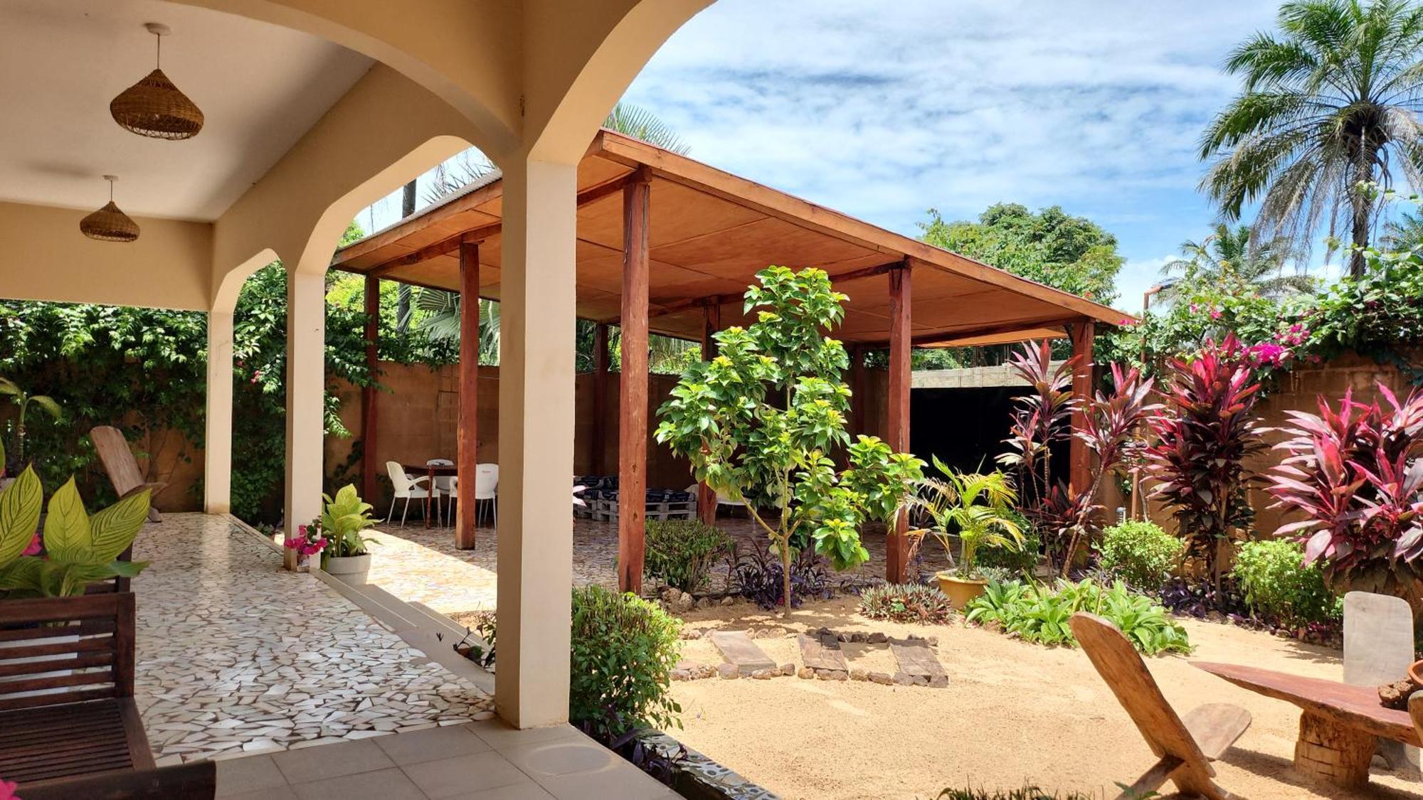 Pombo Kunda Villa Sanyang Bagian luar foto